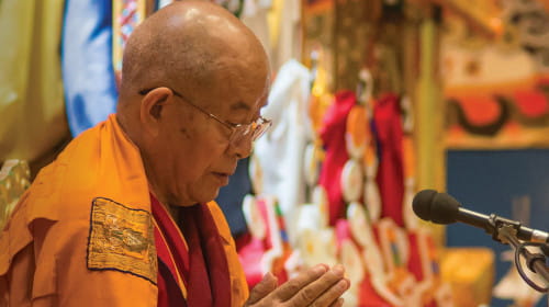 Khenchen Pema Sherab Rinpoche sull'importanza e sul significato della costruzione di uno stupa